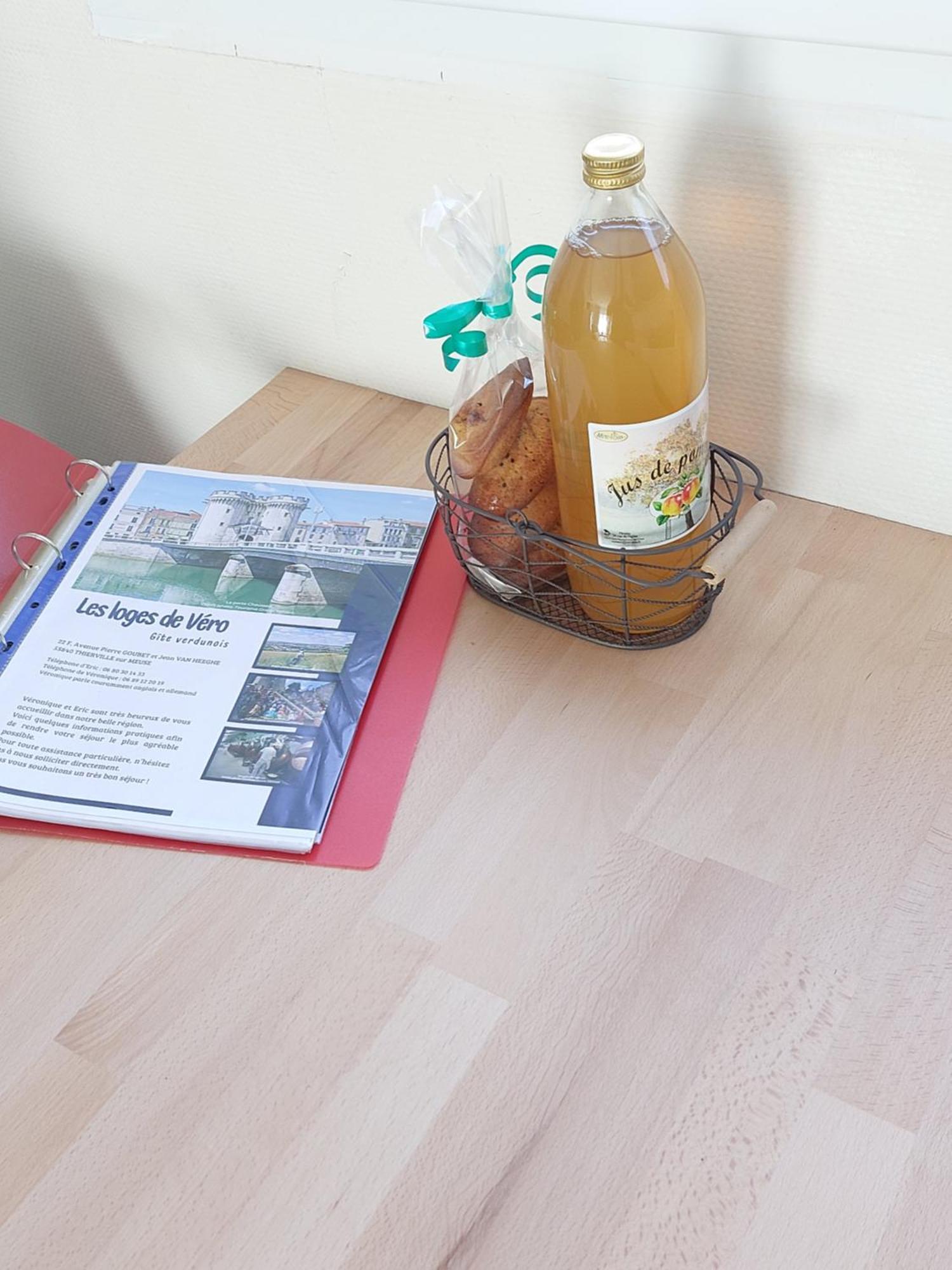 Les Loges De Vero Duplex , Appartement Neuf Classe 3 Etoiles - Garage Velo Et Moto - Parking Prive - 1 Chambre Et Un Canape Convertible - Gere Par Prestazen'Services Thierville-sur-Meuse Kültér fotó